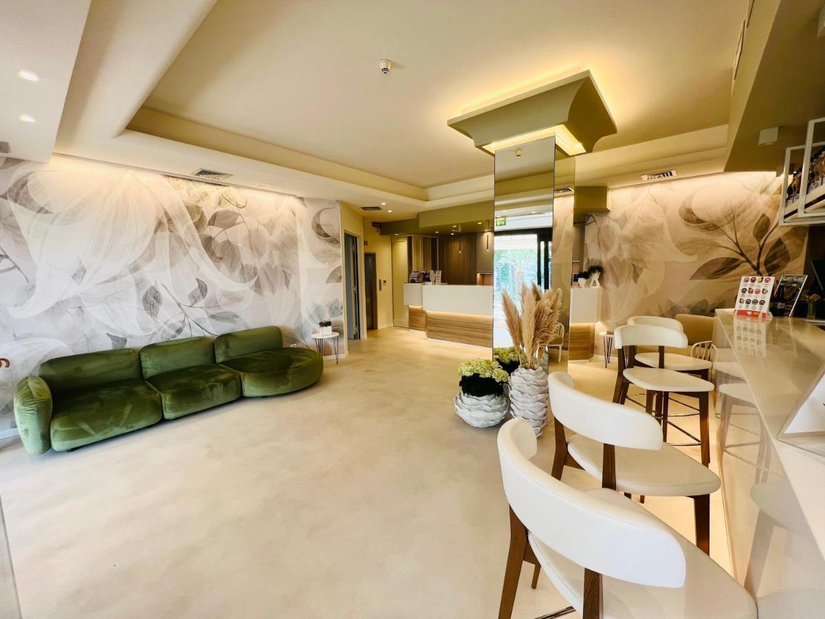 Hotel Savoy كاوْرلي المظهر الخارجي الصورة
