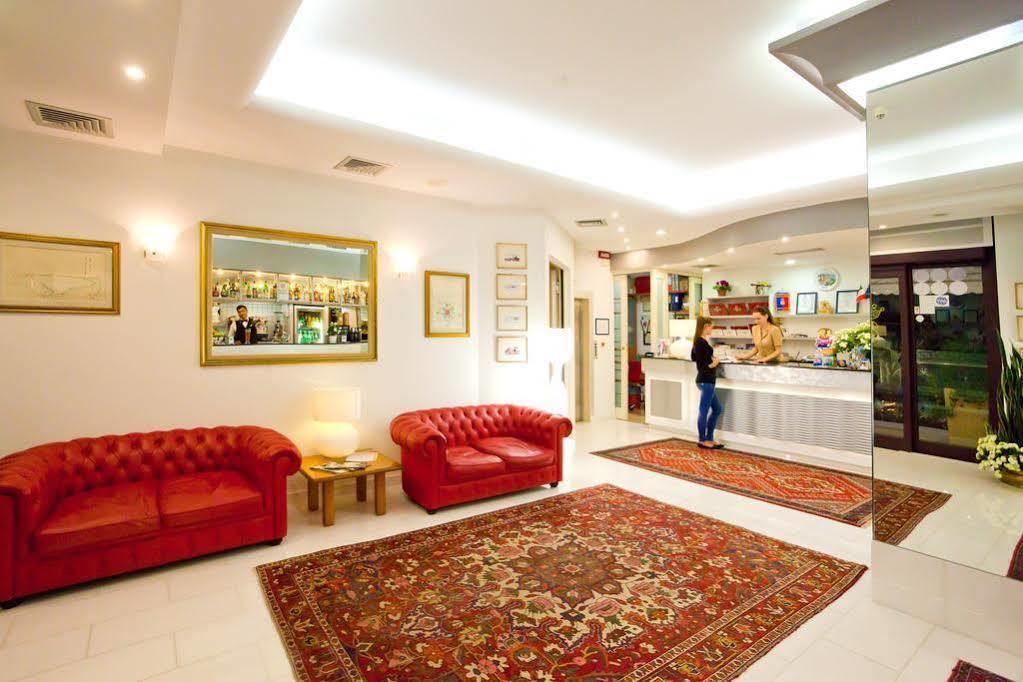 Hotel Savoy كاوْرلي المظهر الخارجي الصورة